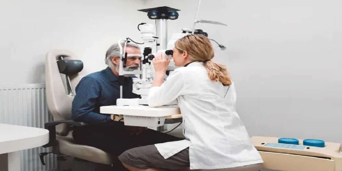How Patients Review Best Doctors For Laser Eye Surgery in Khanewal 2026?
